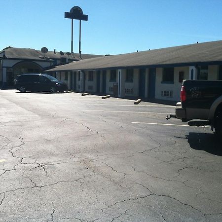 Motel 6 Calera Bagian luar foto
